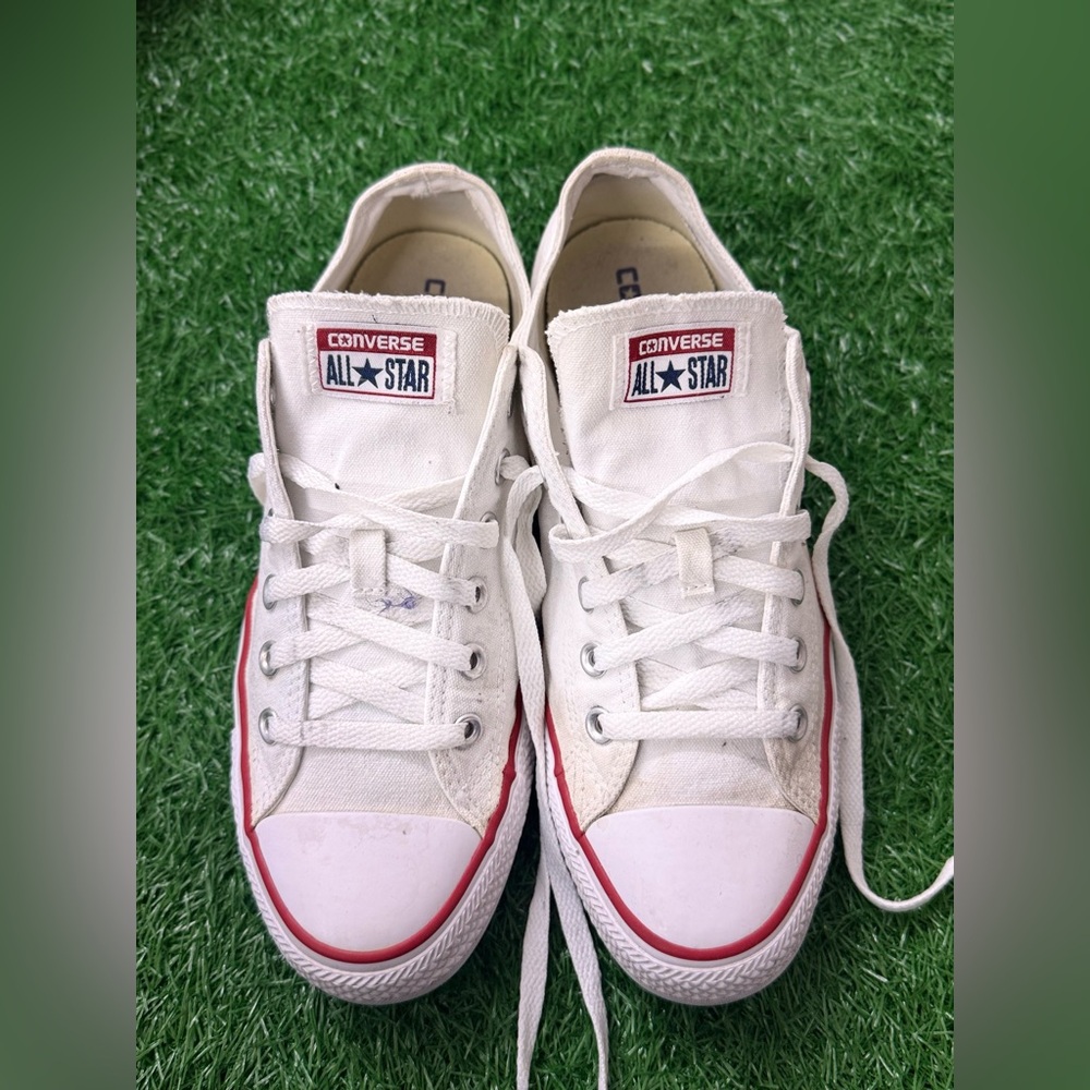 Converse White and Red Sneakers M-8 W-10